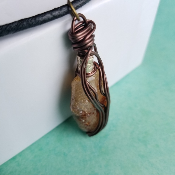 Women's Wire Wrapped Necklace Hand Crafted - Picture 3 of 6